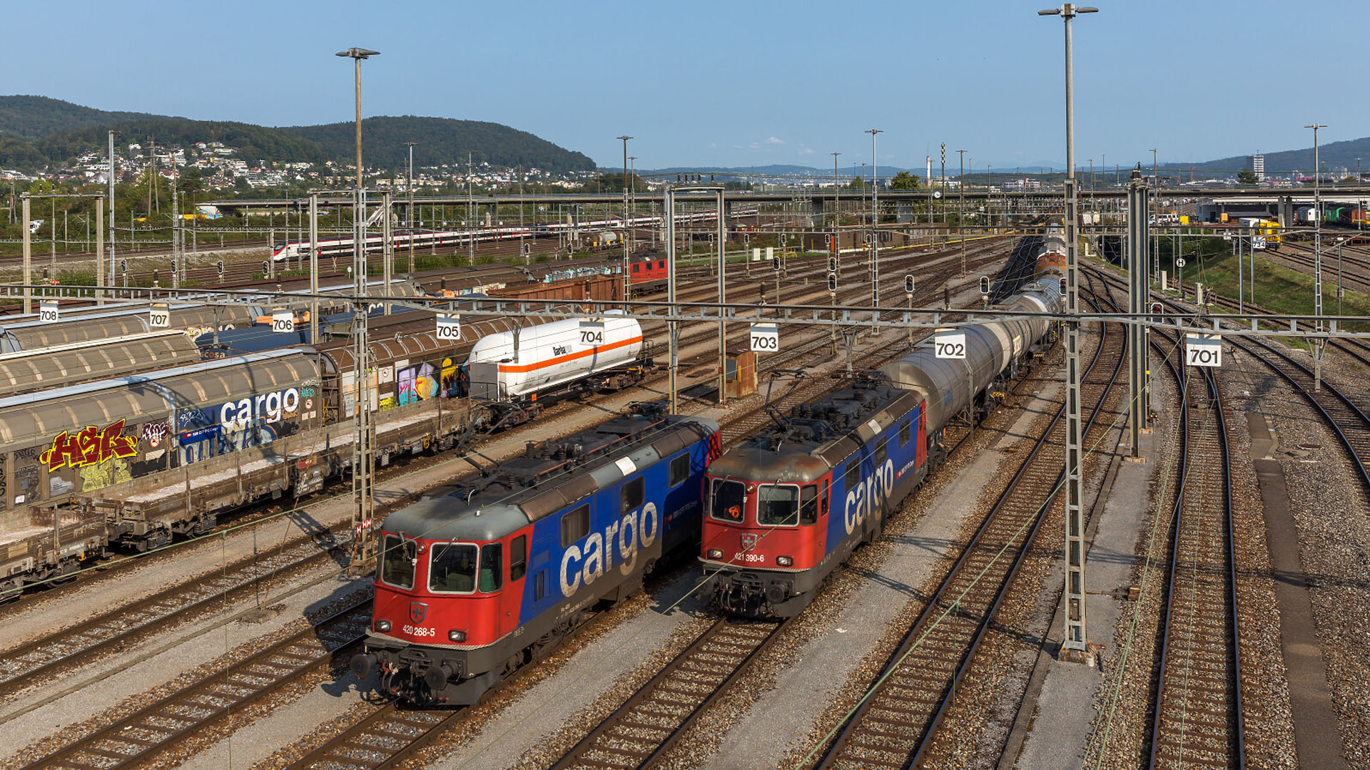 Züge mit Einzelwagenladungsverkehr am Rangierbahnhof Limmattal
